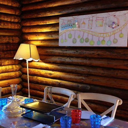 In The Woods House For 8 Persons And Large Garden Chalet