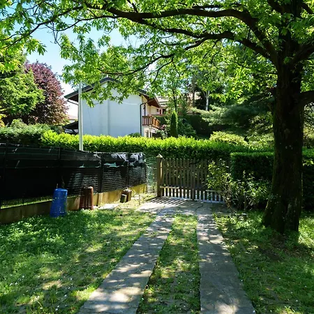In The Woods House For 8 Persons And Large Garden Nebbiuno