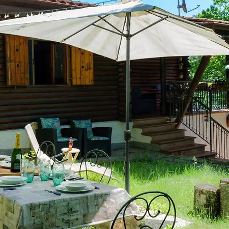 Chalet In The Woods House For 8 Persons And Large Garden Nebbiuno