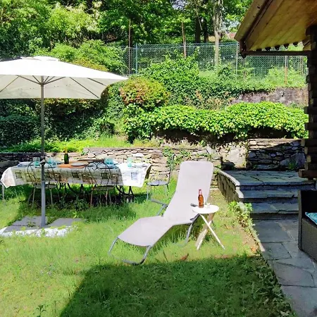 In The Woods House For 8 Persons And Large Garden Chalet