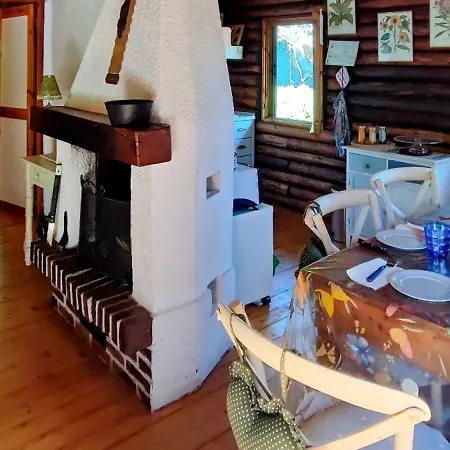 In The Woods House For 8 Persons And Large Garden *