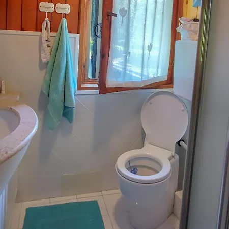 In The Woods House For 8 Persons And Large Garden Chalet Nebbiuno