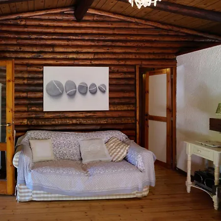 Chalet In The Woods House For 8 Persons And Large Garden Nebbiuno