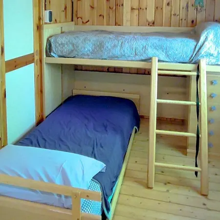 In The Woods House For 8 Persons And Large Garden *