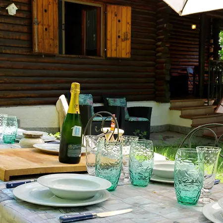 Chalet In The Woods House For 8 Persons And Large Garden Nebbiuno