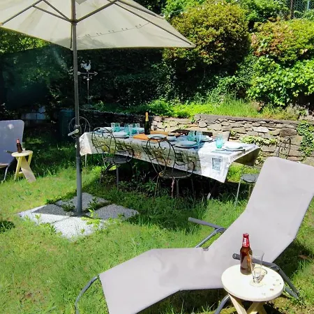 In The Woods House For 8 Persons And Large Garden Alpesi faház *