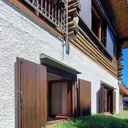 In The Woods House For 8 Persons And Large Garden シャレー