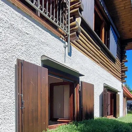 In The Woods House For 8 Persons And Large Garden Chalet