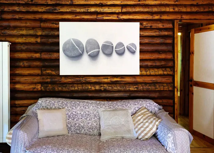 Chalet In The Woods House For 8 Persons And Large Garden Nebbiuno