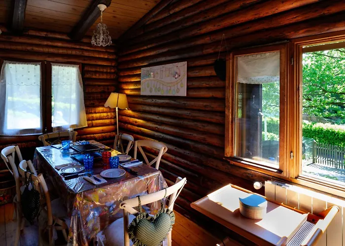 In The Woods House For 8 Persons And Large Garden