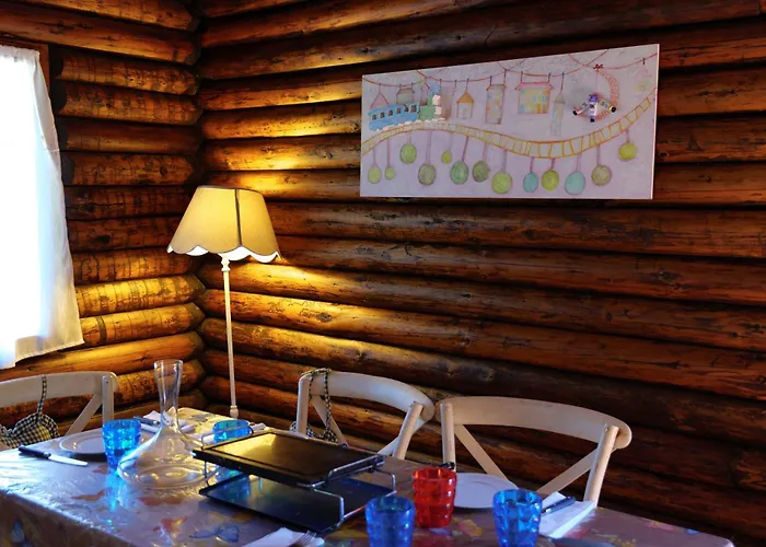 In The Woods House For 8 Persons And Large Garden Chalet