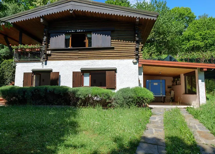 Alpehytte In The Woods House For 8 Persons And Large Garden Nebbiuno