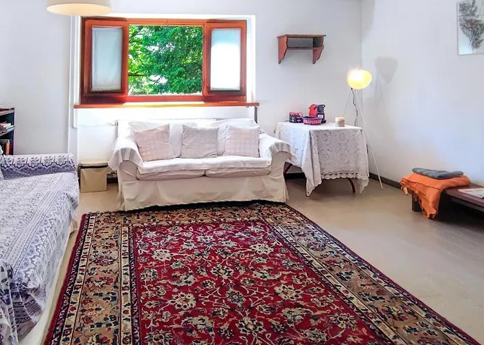 In The Woods House For 8 Persons And Large Garden Chalet