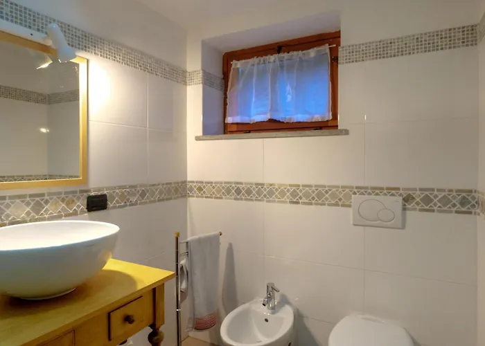 In The Woods House For 8 Persons And Large Garden Nebbiuno