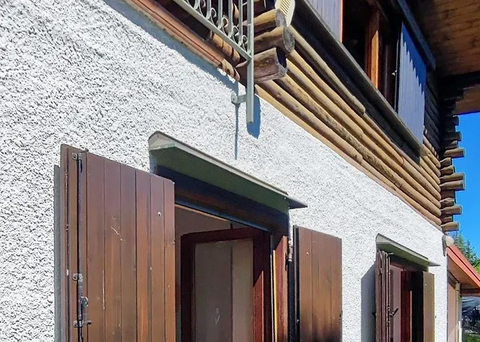 In The Woods House For 8 Persons And Large Garden Alpehytte